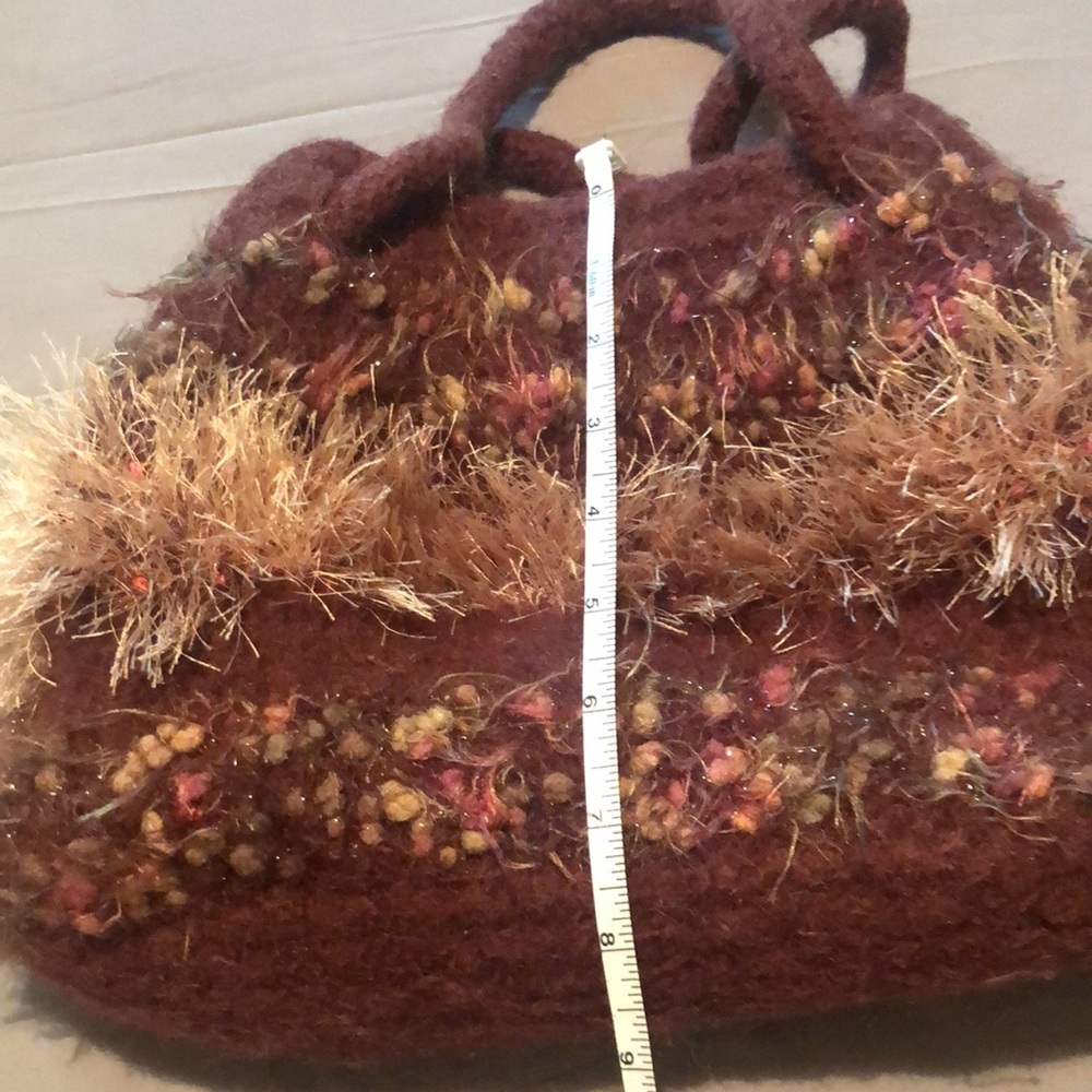 Unique Woolen Handbag - Picture 5 of 6